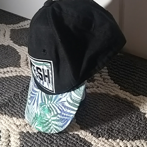 Hat - Picture 4 of 4